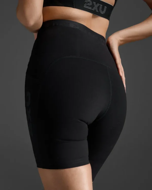Sale 2XU Form Stash Hi-Rise 6" Bike Short with Pockets Black/Black